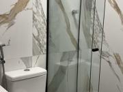 Quarto amplo e mobiliado