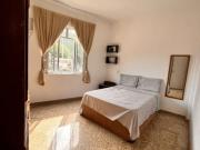 Quarto ao lado da Olegario Maciel Excelente localização