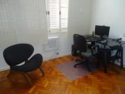 Quarto arejado amplo com frigobar com TV NET e INTERNET