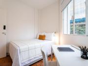 Quarto com banheiro exclusivo | Metrô Fradique Coutinho