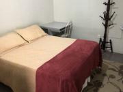Quarto com banheiro mobiliado em hotel tudo incluso