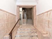 Quarto com cama de casal, com casa de banho privada, em...