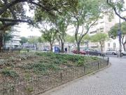 Quarto com cama de casal em apartamento com 4 quartos...