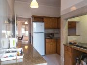 Quarto com cama de casal em apartamento com 7 quartos...