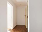 Quarto com cama de casal em apartamento com 7 quartos...