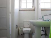 Quarto com cama de casal em apartamento com 7 quartos...