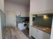 Quarto com cama de casal em apartamento com 7 quartos...