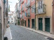 Quarto com cama de solteiro em apartamento com 4 quartos...