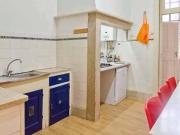 Quarto com cama de solteiro em apartamento com 6 quartos...