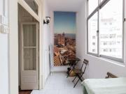 Quarto com cama de solteiro em apartamento com 7 quartos...