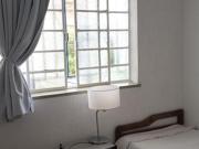 Quarto com muita luz, 6 minutos do metrô