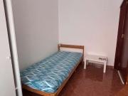 Quarto compartilhado em prédio com 6 quartos para alugar...