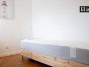 Quarto confortável para alugar na Parede