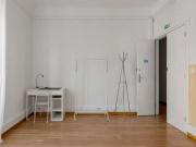 Quarto disponível para alugar em apartamento...