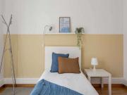 Quarto disponível para alugar em apartamento...