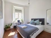 Quarto disponível para alugar em apartamento...