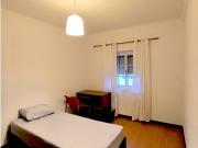 Quarto disponível para alugar em apartamento...