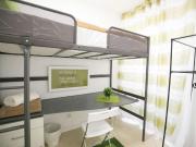 Quarto disponível para alugar em apartamento...