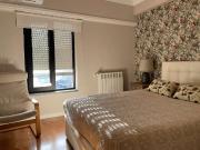 Quarto disponível para alugar em apartamento de 2...