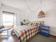 Quarto disponível para alugar em apartamento de 4...