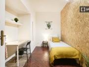 Quarto disponível para alugar em apartamento de 7...