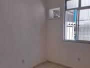 Quarto e Sala em Casa de Vila