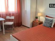 Quarto elegante em apartamento com 4 quartos em Benfica,...