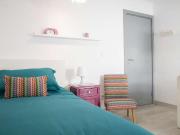 Quarto elegante para alugar em casa com 12 quartos, Parede