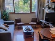 Quarto em apartamento amplo a 300 m do Parque...