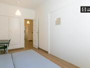 Quarto em apartamento com 3 quartos em São Domingos de...