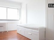 Quarto em apartamento com 4 quartos em Linda a Velha, Lisboa