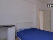 Quarto em apartamento com 6 quartos em Campo de Ourique,...