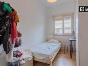 Quarto em apartamento com 6 quartos em Campo de Ourique,...