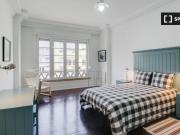 Quarto em apartamento com 6 quartos nas Avenidas Novas,...