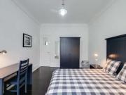 Quarto em apartamento com 6 quartos nas Avenidas Novas,...