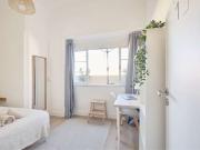 Quarto em apartamento compartilhado com 10 quartos em Lisboa