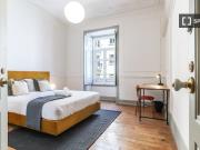 Quarto em apartamento compartilhado com 6 quartos para...