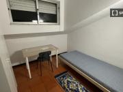 Quarto em apartamento compartilhado com 9 quartos em Coimbra