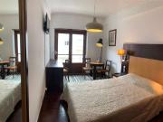 Quarto em apartamento compartilhado de 5 quartos para...