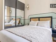 Quarto em apartamento compartilhado de 6 quartos para...