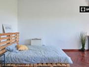 Quarto em apartamento de 5 quartos para alugar em...