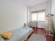 Quarto em apartamento de 5 quartos para alugar em...