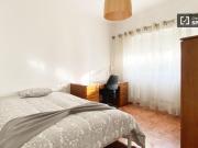 Quarto em apartamento partilhado com 6 quartos, Lisboa