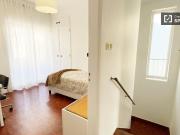Quarto em apartamento partilhado de 6 quartos para...