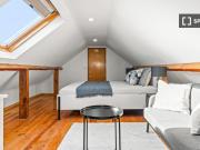 Quarto em apartamento partilhado com 8 quartos para...