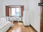 Quarto em apartamento partilhado com 9 quartos para...