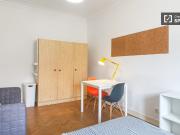 Quarto em apartamento partilhado de 3 quartos para...