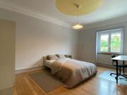 Quarto em apartamento compartilhado com 5 quartos em...