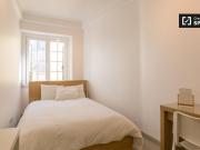 Quarto disponível para alugar em apartamento...