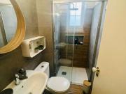 Quarto para alugar em apartamento de 6 quartos nos...